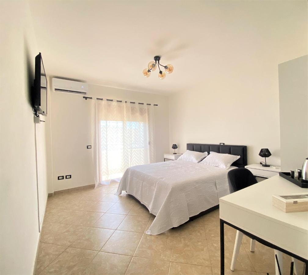 Apartamento The White Corner Durrës Exterior foto