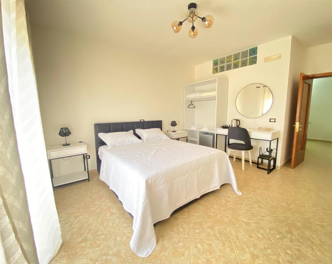Apartamento The White Corner Durrës Exterior foto